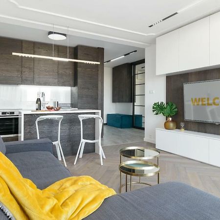 Perfectely Located Stay With Free Parking Poznan Exterior photo